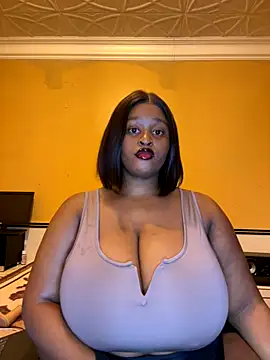 Snapshot of KnockoutBestie chatting on 10/10/25, 09:15 KnockoutBestie online show from 10/10/25, 09:15