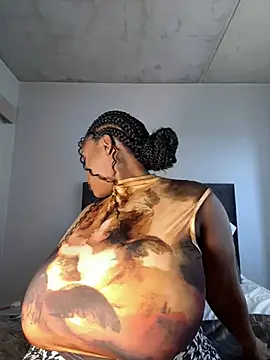 Snapshot of KnockoutBestie chatting on 03/10/25, 11:23 KnockoutBestie online show from 03/10/25, 11:23
