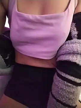 Snapshot of LissaThompsom chatting on 03/03/26, 02:02 LissaThompsom online show from 03/03/26, 02:02