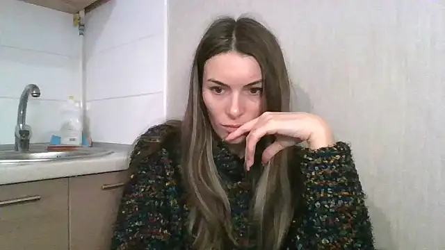 Snapshot of Carol-Rose chatting on 12/12/24, 08:47 Carol-Rose online show from 12/12/24, 08:47