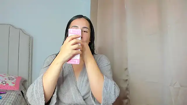 Hanna86 online show from 11/20/25, 05:24