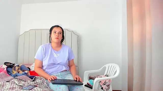 Hanna86 online show from 01/15/26, 02:20