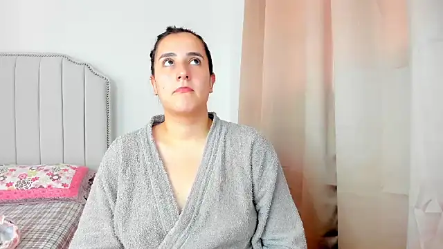 Hanna86 online show from 11/21/25, 04:50