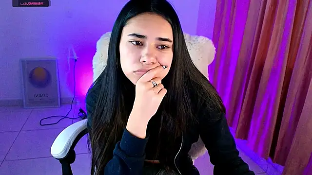 AmyOlimpo online show from 10/25/25, 04:55