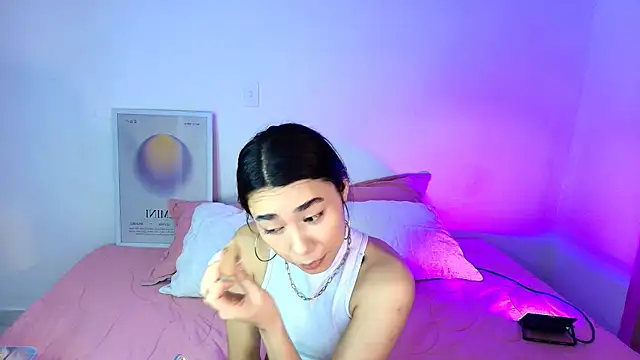 AmyOlimpo online show from 04/17/26, 12:02