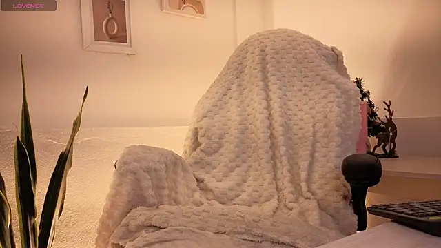 Snapshot of NebetColin chatting on 01/05/26, 07:28 NebetColin online show from 01/05/26, 07:28