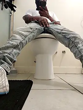 Snapshot of Annonymous607 chatting on 10/04/25, 10:00 Annonymous607 online show from 10/04/25, 10:00