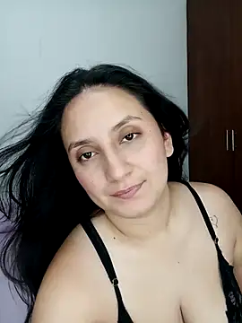 Angeelus2 online show from 10/30/25, 05:21