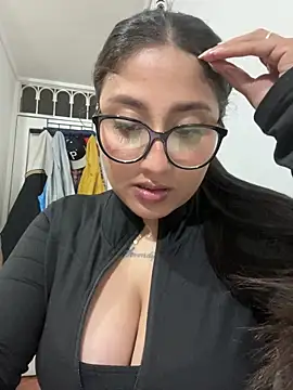 croftsmila online show from 04/28/26, 11:42