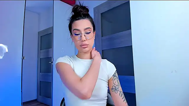 HannaHey online show from 02/27/26, 02:50