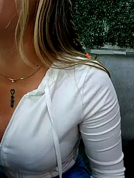 Misscata1106 online show from 04/16/26, 09:39