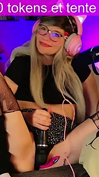 Kittychatte online show from 04/28/26, 12:42