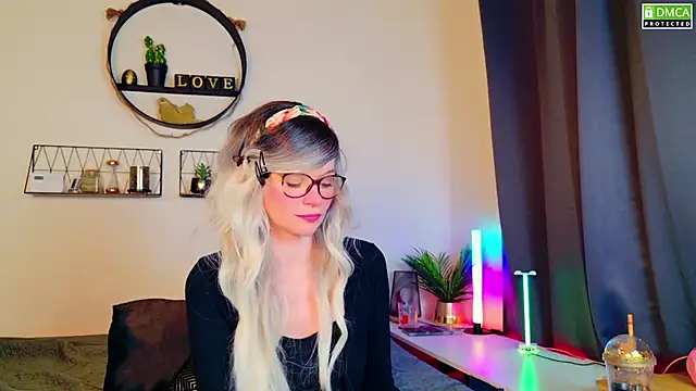 Kittychatte online show from 03/01/25, 07:30