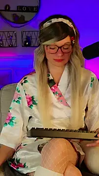 Kittychatte online show from 05/12/26, 08:04