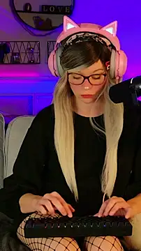 Kittychatte online show from 05/13/26, 12:56