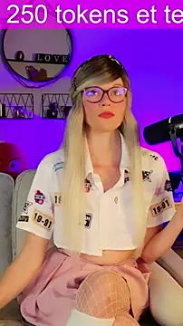Kittychatte online show from 04/18/26, 05:32