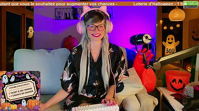 Kittychatte online show from 10/20/25, 08:09