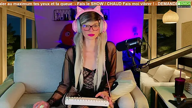 Kittychatte online show from 11/04/25, 05:50