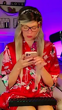 Kittychatte online show from 05/05/26, 08:12