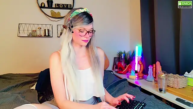 Kittychatte online show from 03/13/25, 08:54