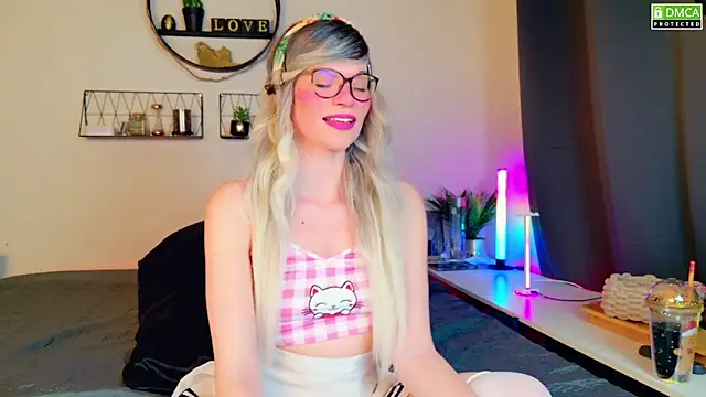 Kittychatte online show from 03/18/25, 08:16