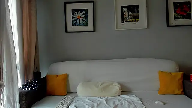 bellahot77 online show from 11/26/25, 09:31