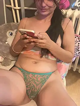 Snapshot of LaPetitechienne1 chatting on 06/28/26, 01:06 LaPetitechienne1 online show from 06/28/26, 01:06