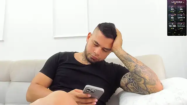 Snapshot of christiansex01 chatting on 09/11/25, 09:04 christiansex01 online show from 09/11/25, 09:04