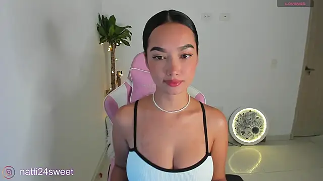 sharlotte 23 online show from 06/25/26, 12:19