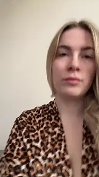 Snapshot of KissMissAngela chatting on 03/31/26, 07:43 KissMissAngela online show from 03/31/26, 07:43