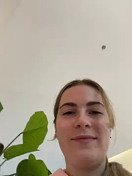 Snapshot of KissMissAngela chatting on 03/11/25, 04:18 KissMissAngela online show from 03/11/25, 04:18