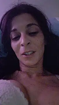 Snapshot of patatinahot87 chatting on 07/17/26, 03:42 patatinahot87 online show from 07/17/26, 03:42