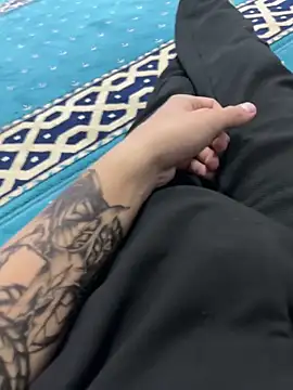 Aden P2 online show from 11/27/25, 10:43