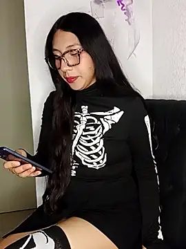 Snapshot of Umaru_uwu chatting on 10/31/25, 07:49 Umaru uwu online show from 10/31/25, 07:49