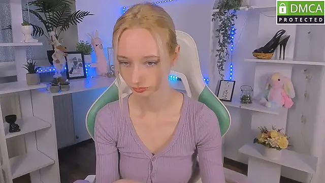 Katia Kim online show from 10/12/25, 05:42