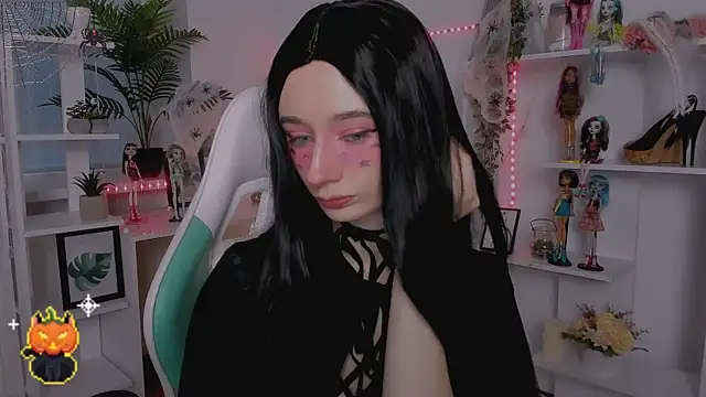 Katia Kim online show from 10/31/25, 06:43