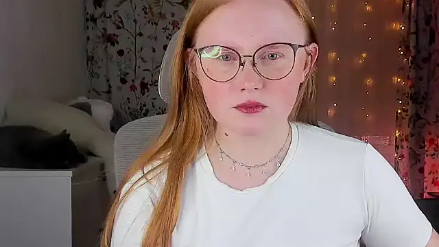 Snapshot of Olivia_Date chatting on 06/24/26, 05:00 Olivia Date online show from 06/24/26, 05:00