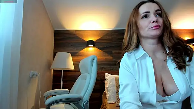 Snapshot of Your_Wet_Desire chatting on 02/28/25, 06:32 Your Wet Desire online show from 02/28/25, 06:32