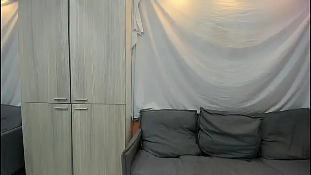 Snapshot of Mhelanny2 chatting on 01/19/26, 12:42 Mhelanny2 online show from 01/19/26, 12:42