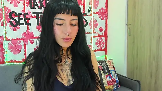 Mhelanny2 online show from 03/20/25, 07:47