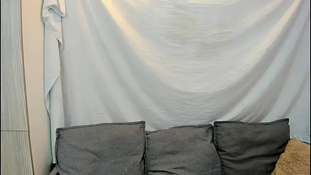 Mhelanny2 online show from 12/15/25, 06:47