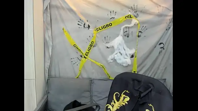 Mhelanny2 online show from 10/28/25, 05:01