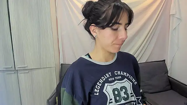 Mhelanny2 online show from 09/28/25, 06:04