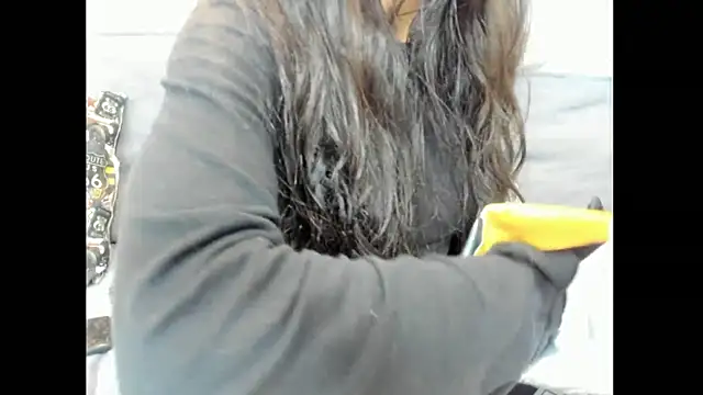 Snapshot of Mhelanny2 chatting on 01/09/26, 11:44 Mhelanny2 online show from 01/09/26, 11:44