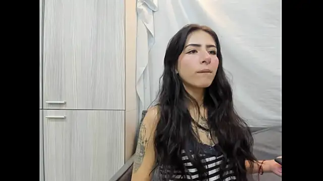 Mhelanny2 online show from 12/13/25, 08:59