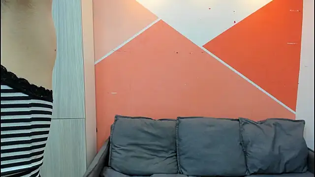 Mhelanny2 online show from 10/17/25, 05:59