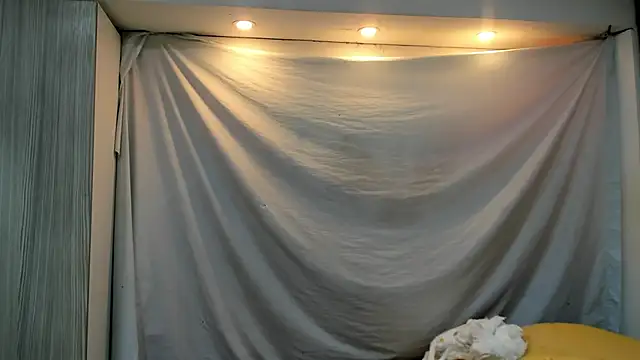 Mhelanny2 online show from 03/18/26, 05:03