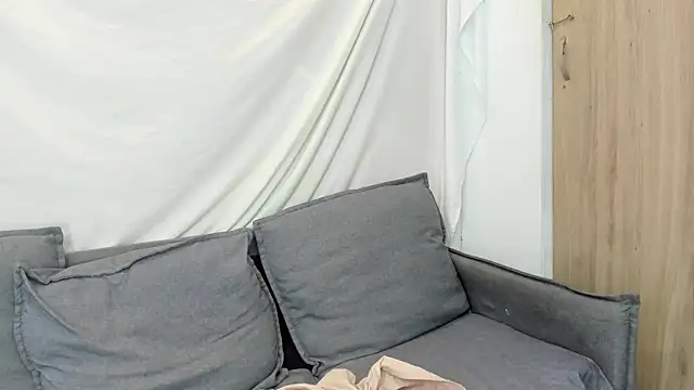 Mhelanny2 online show from 09/28/25, 05:58