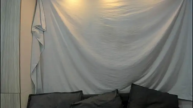 Mhelanny2 online show from 12/14/25, 12:55