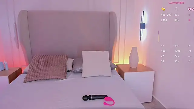 luisah  online show from 10/31/25, 08:27